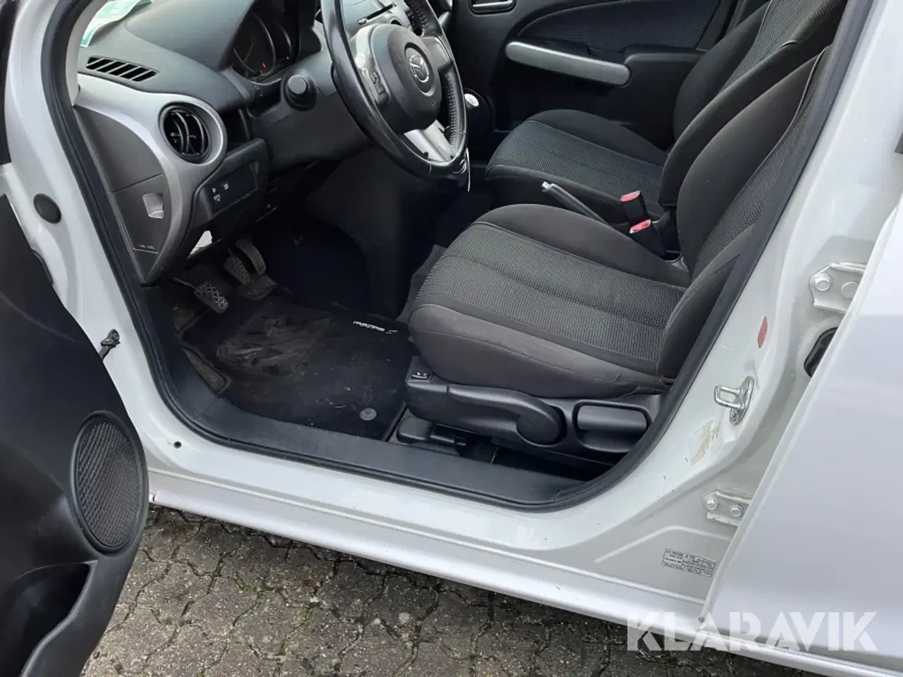 Billede 10 - Bil Mazda Mazda2 1,3 Hatchback STANDA