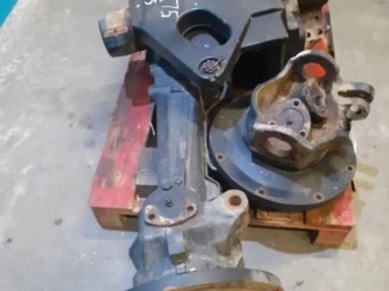 Billede 9 - New Hollad TM 175 SS Foraksel 