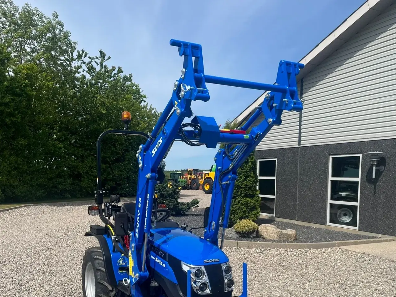 Billede 23 - Solis S26 6+2 gearmaskine med Fuldhydraulisk frontlæsser