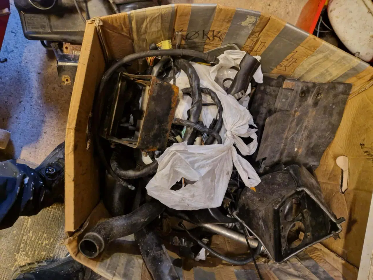 Billede 12 - Dele til Suzuki gsxr 750 sælges