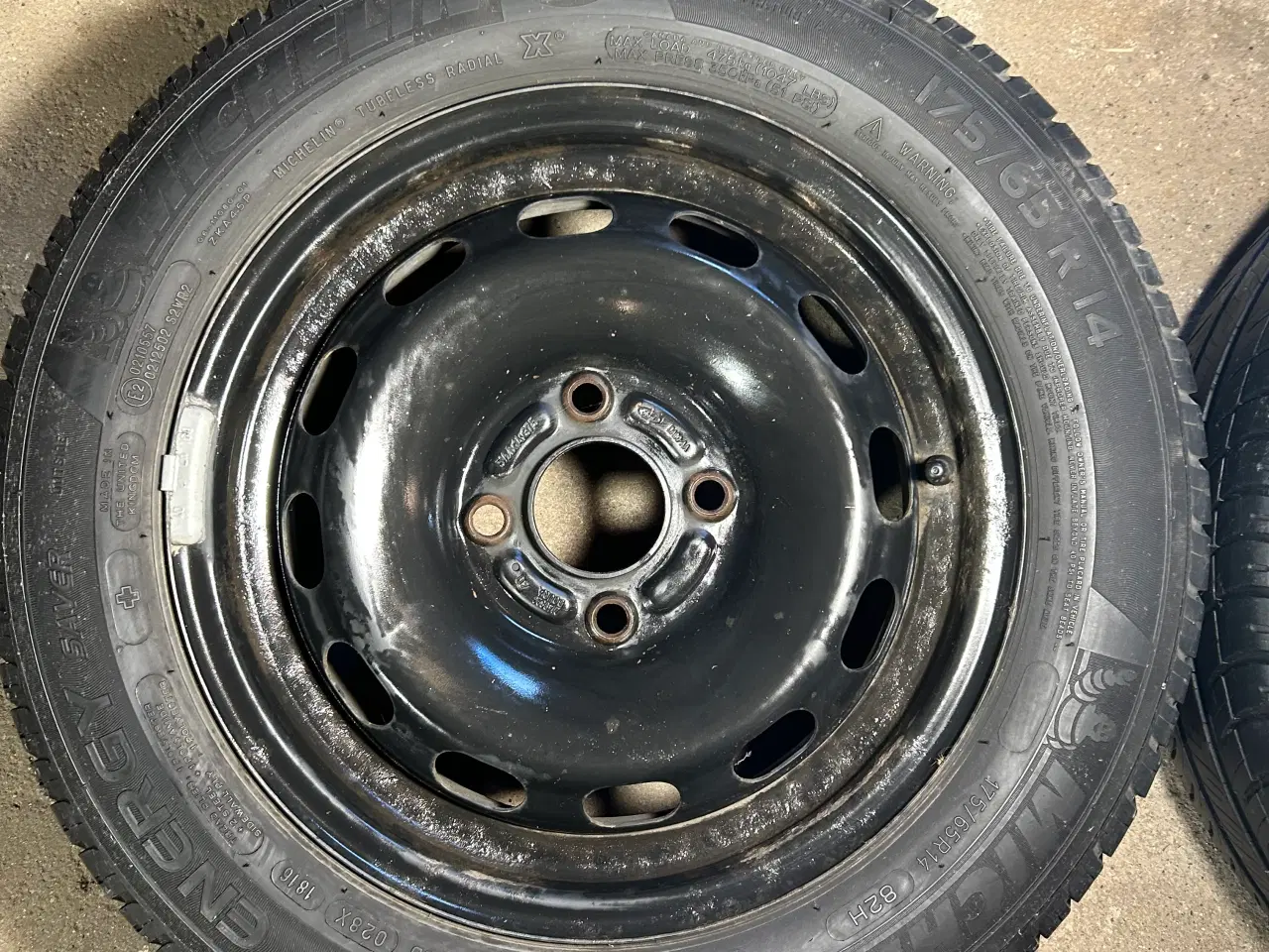 Billede 2 - 4 Michelin Energy Saver dæk med fælge 175/65 R14