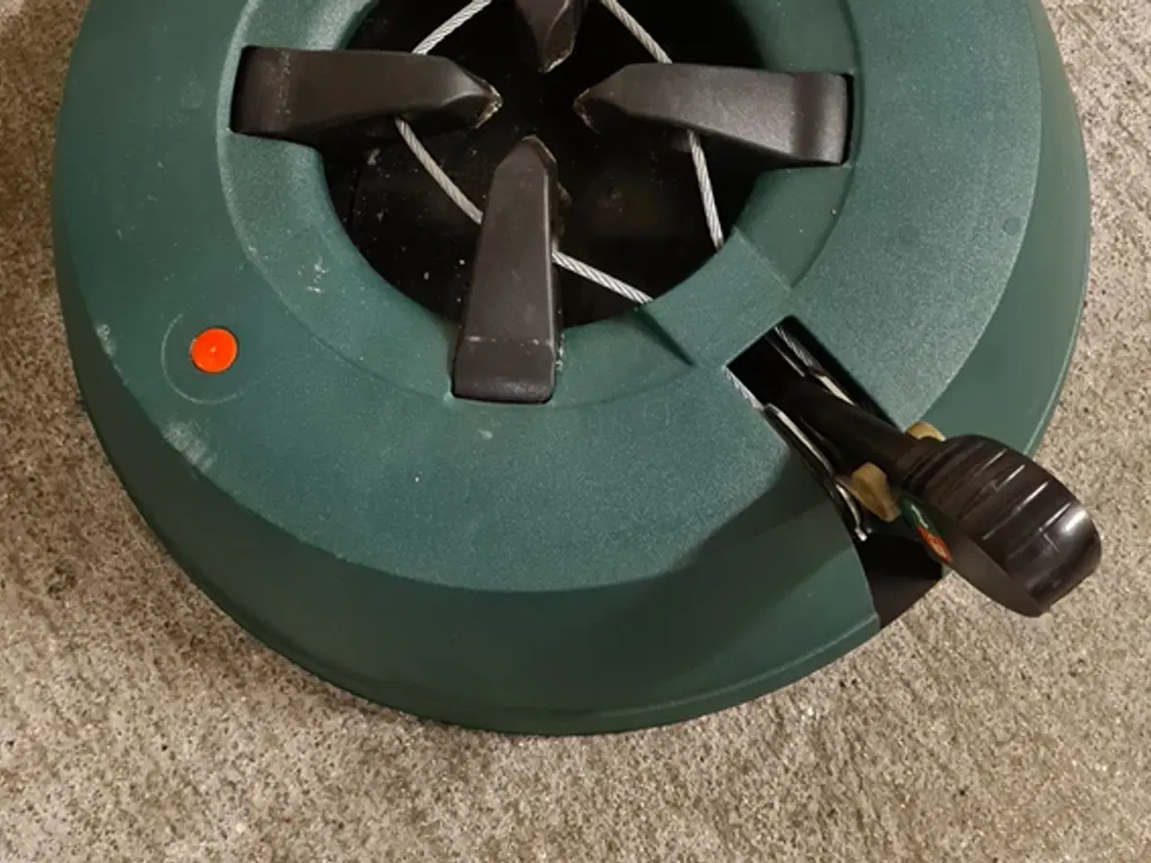 Billede 2 - Juletræsfod med sand. 4 kg.