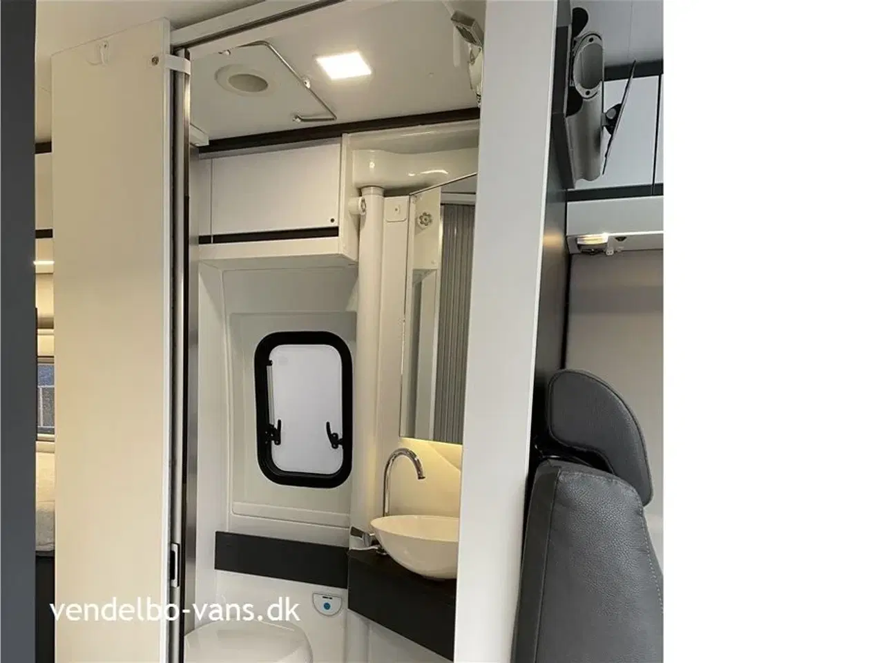 Billede 7 - 2019 - Adria Twin Supreme 640 SLB   En ejers vogn med enkeltsenge - automatgear 160 HK