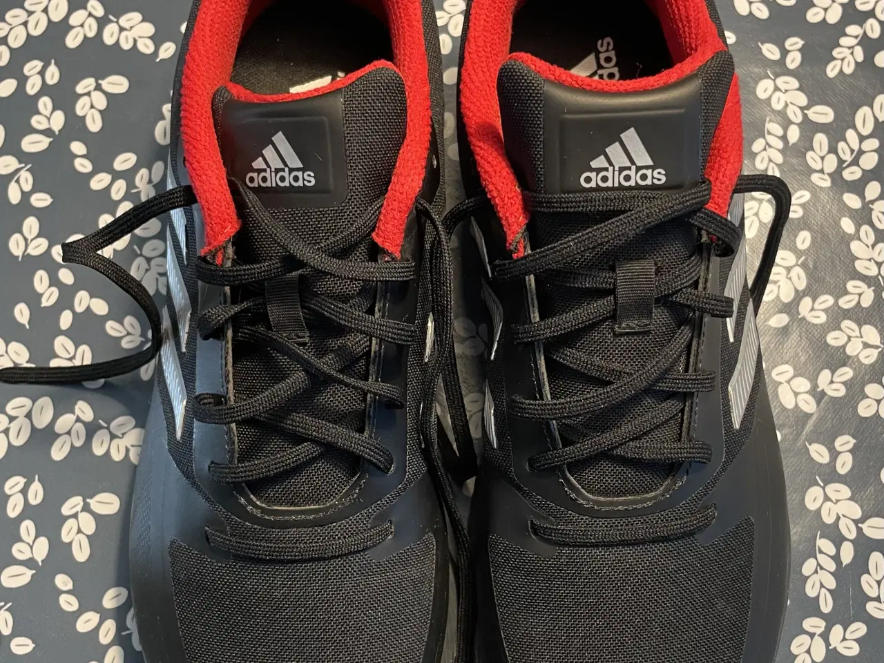 Billede 1 - Adidas løbesko str. 43 1/3