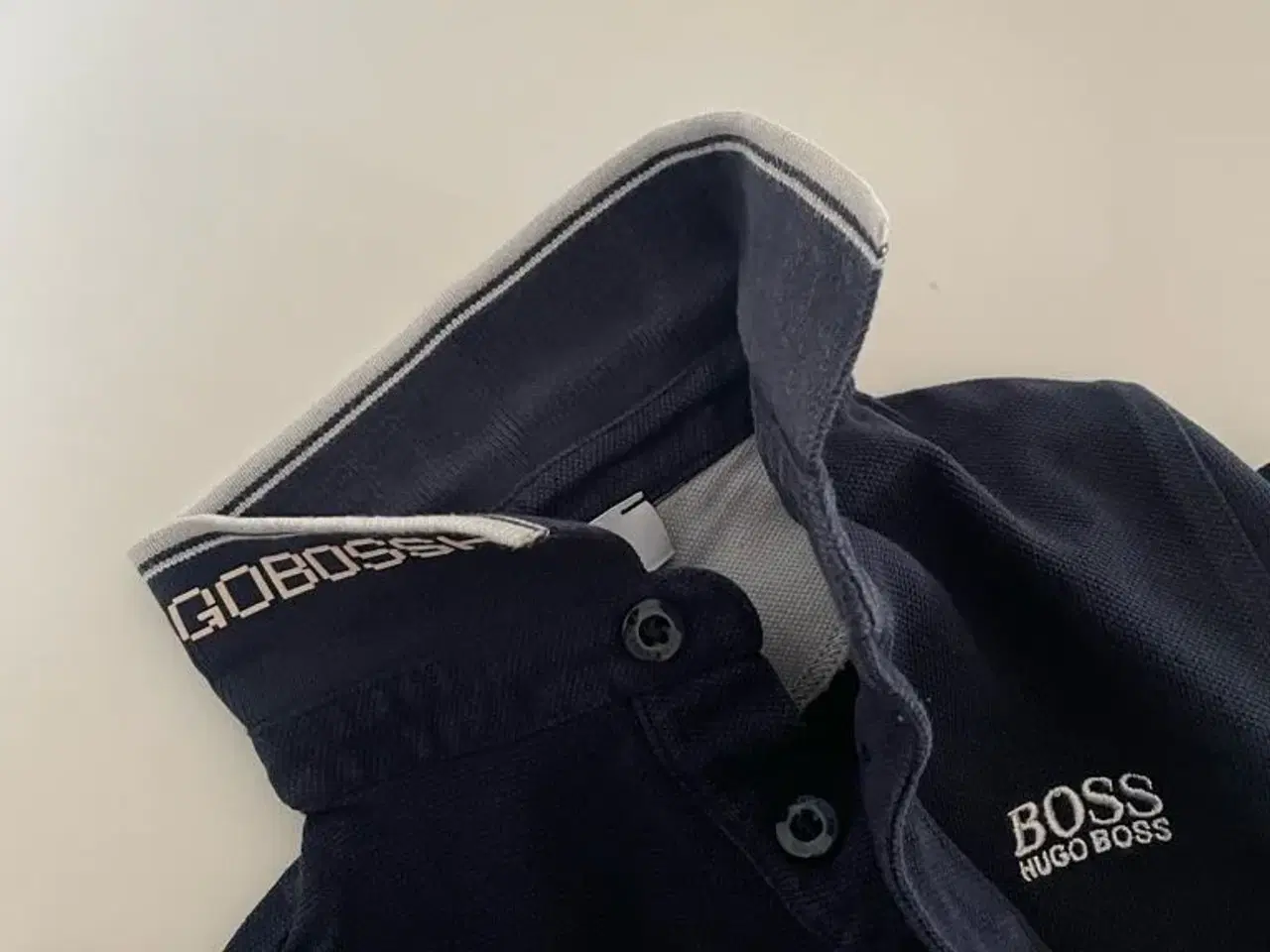 Billede 3 - Hugo Boss polo str. 3 år