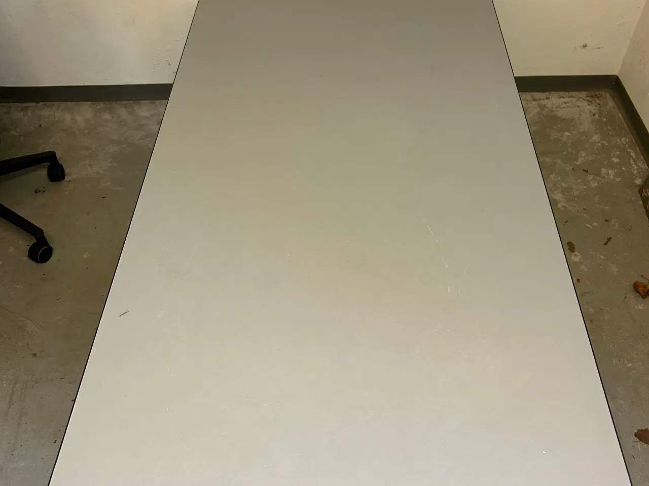 Billede 4 - 20 styk pæne skoleborde