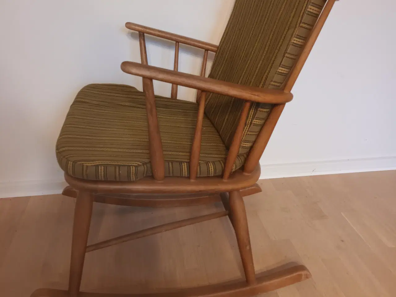 Billede 1 - Farstrup gyngestol