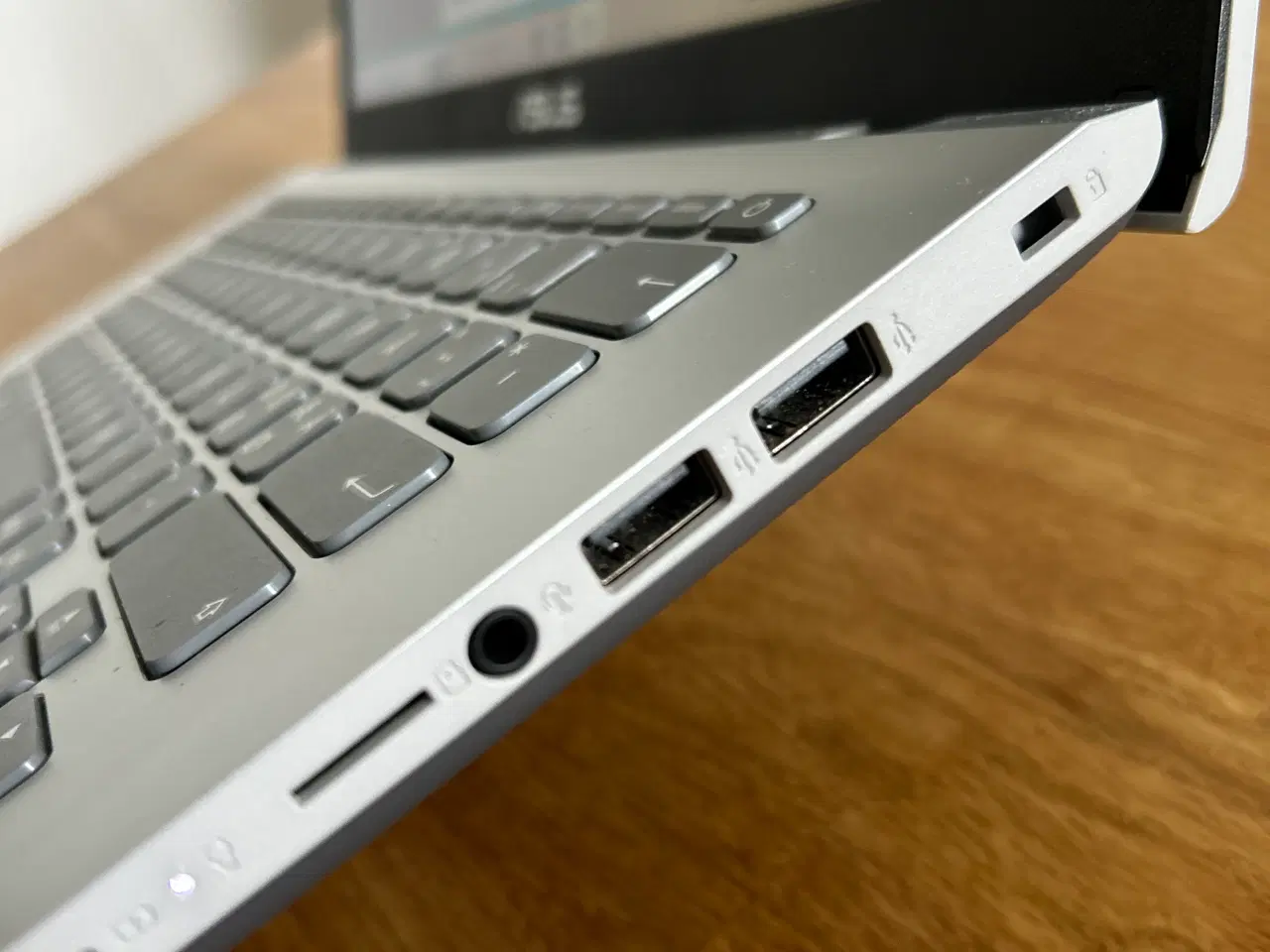 Billede 3 - ASUS Laptop – Intel i3 / 8GB RAM – God til studie 