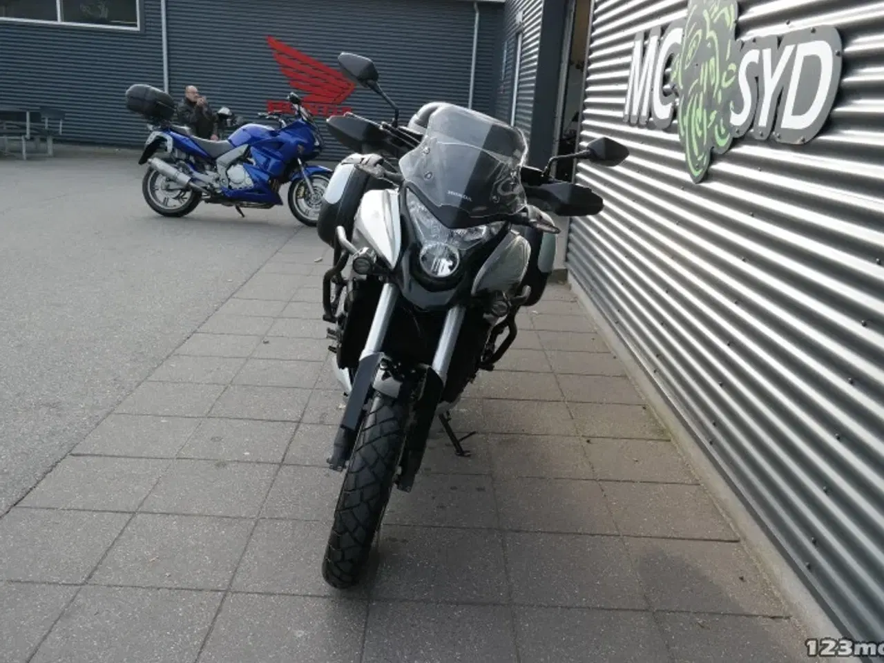 Billede 14 - Honda VFR 1200 X MC-SYD       BYTTER GERNE