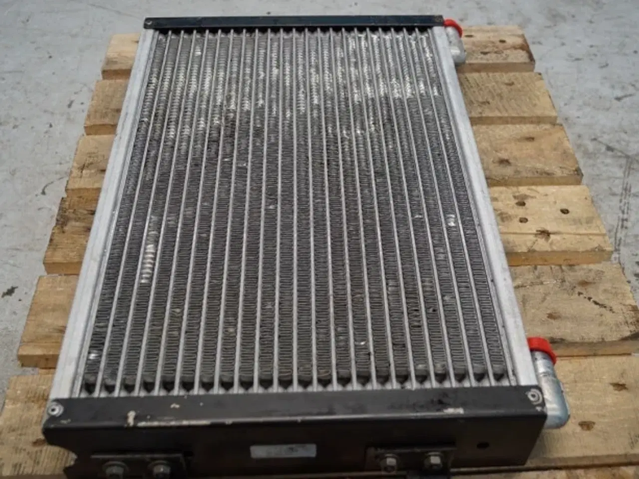 Billede 11 - Case 621D Olie Køler 401430A1