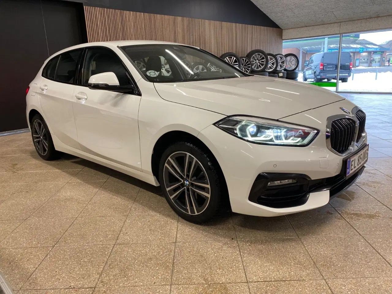 Billede 1 - BMW 118i 1,5 Sport Line aut.