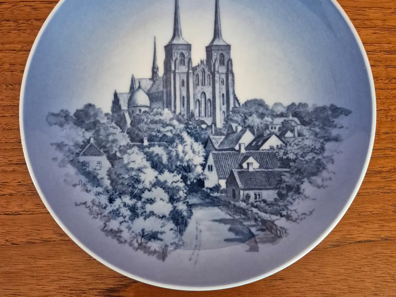 Billede 1 - Platte fra Royal Copenhagen med Roskilde Domkirke
