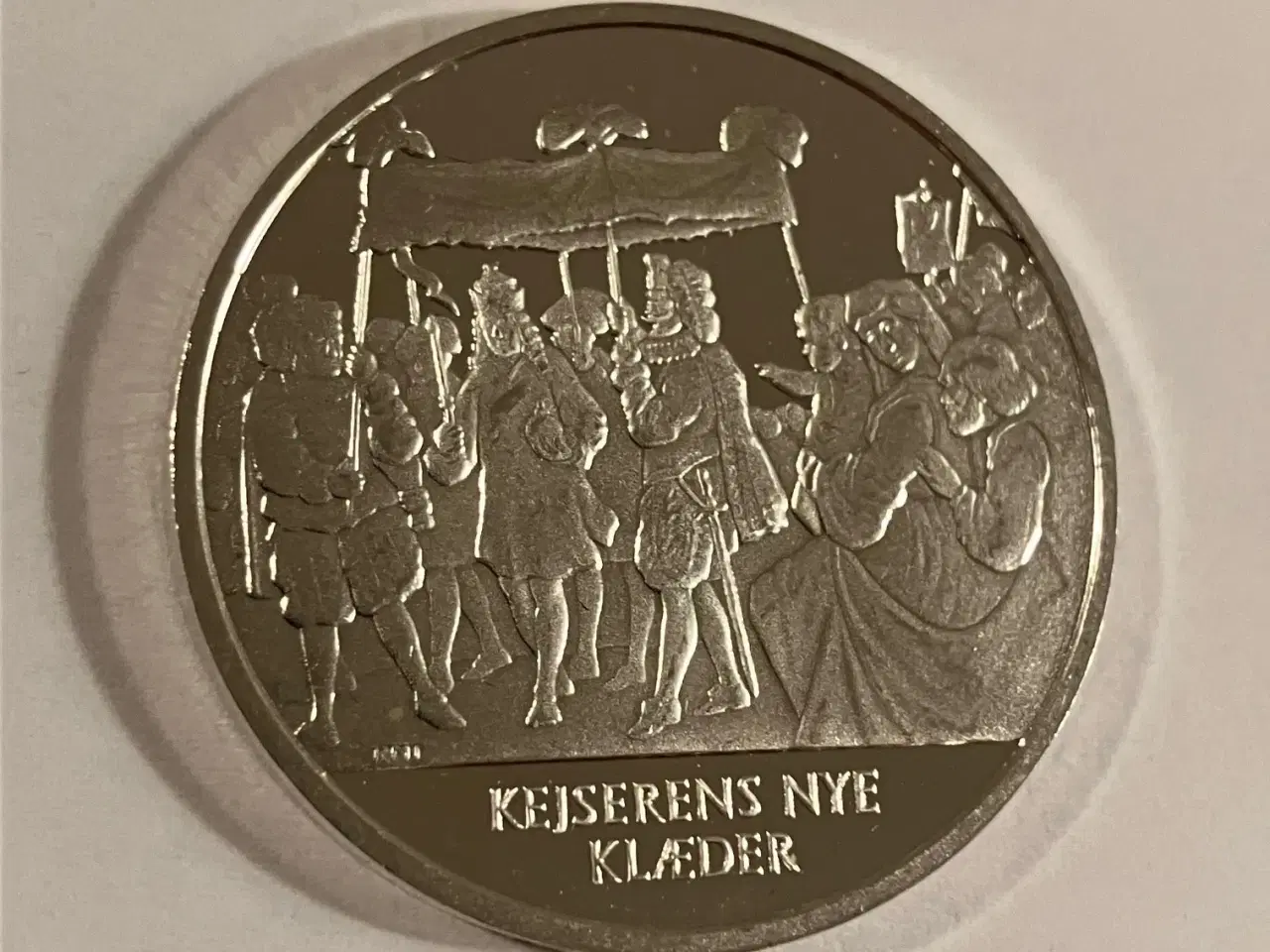 Billede 1 - Kejserens Nye Klæder - HC Andersen Sølvmedalje