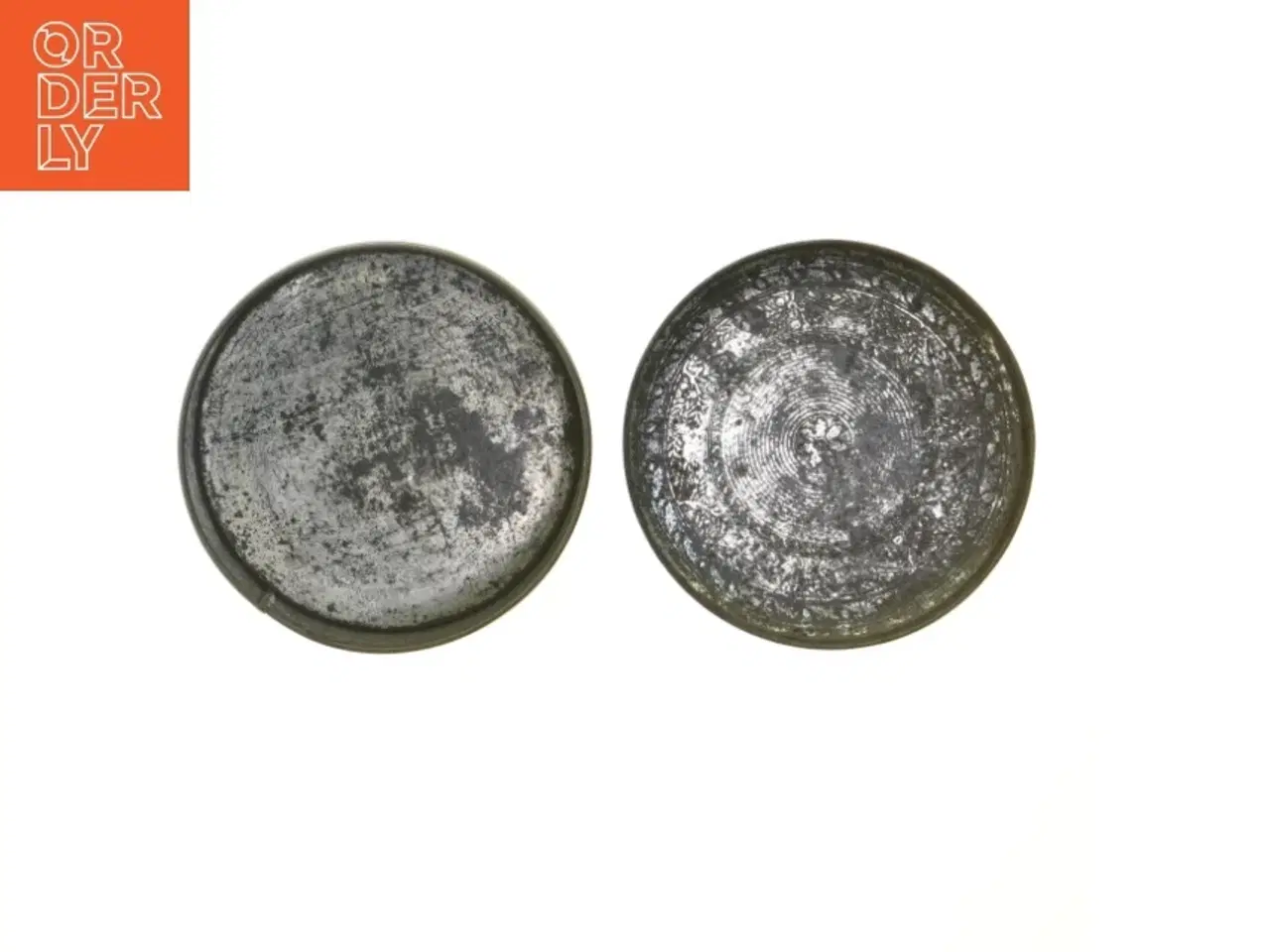 Billede 3 - Dekorativ rund metalbeholder (str. Ø. 14,5 cm. længde. 9 cm)