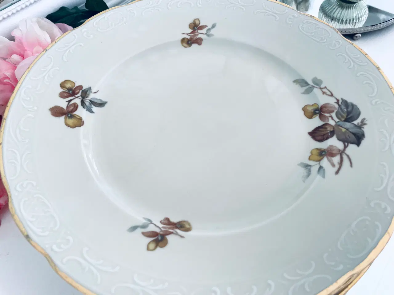 Billede 2 - Vintage tallerkner med patina 7 stk 