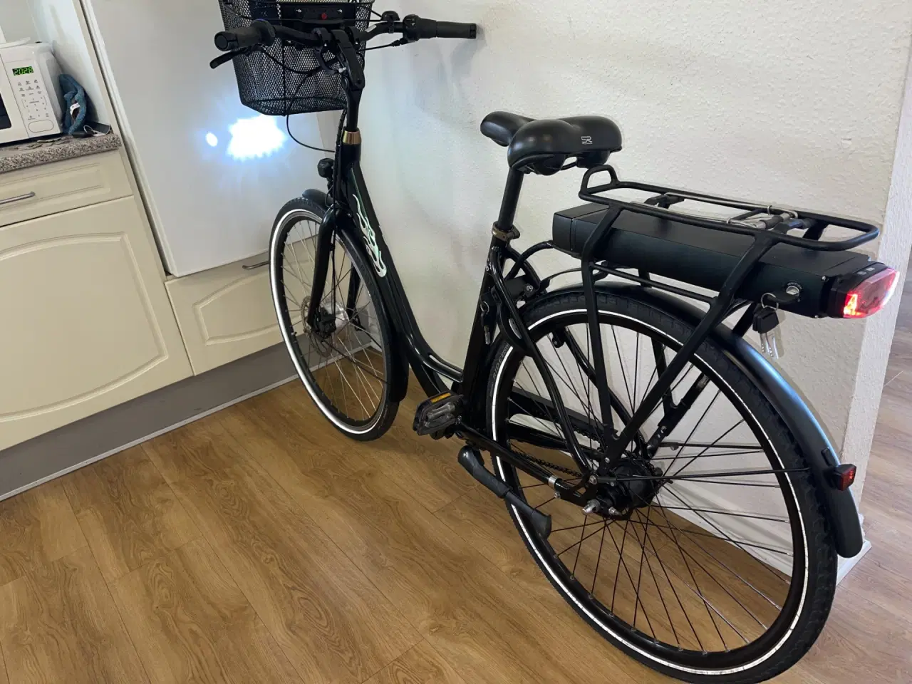 Billede 4 -  flot Gazelle dame elcykel 28"  7 gear. 