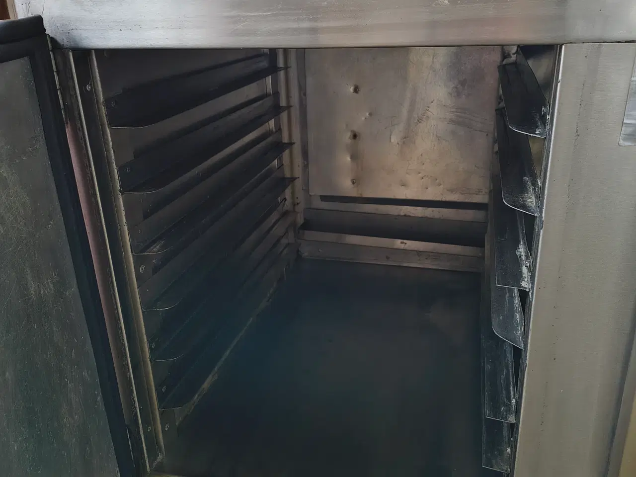 Billede 3 - Køle bord og kasse apperet stk 3500 kr virker