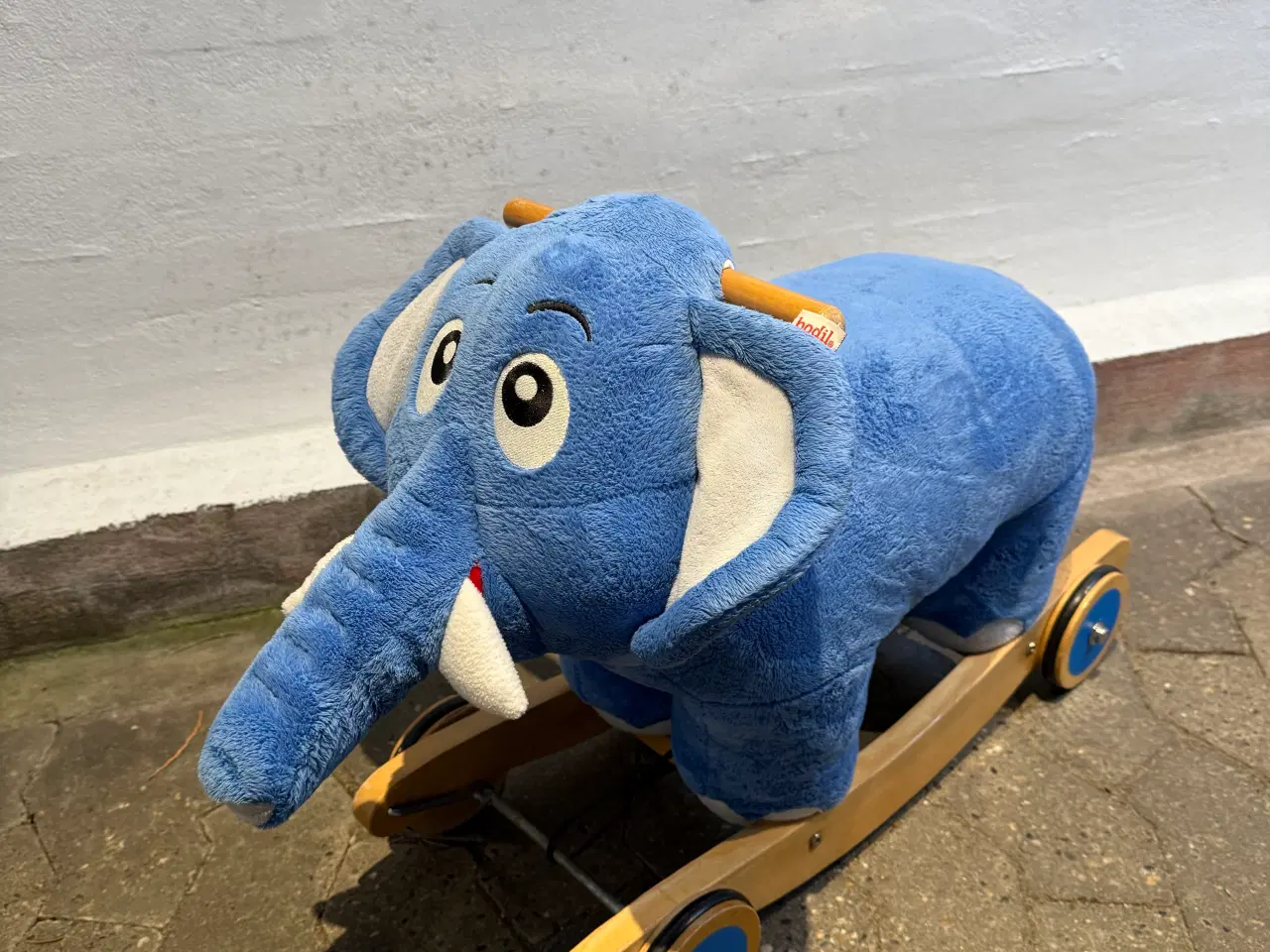 Billede 4 - 2 Bodil gyngehest og en med hjul 