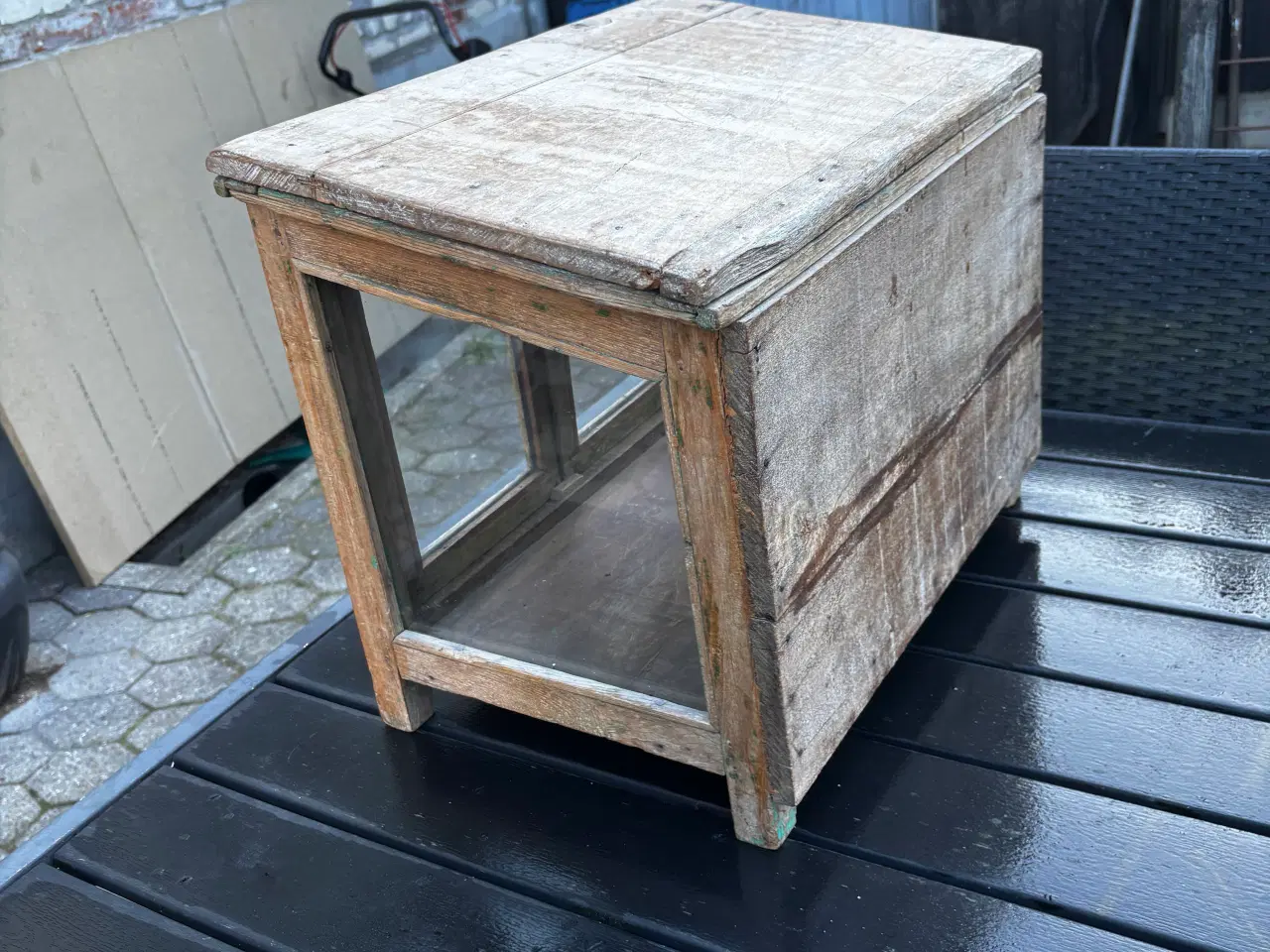 Billede 4 - Lille fint vitrineskab