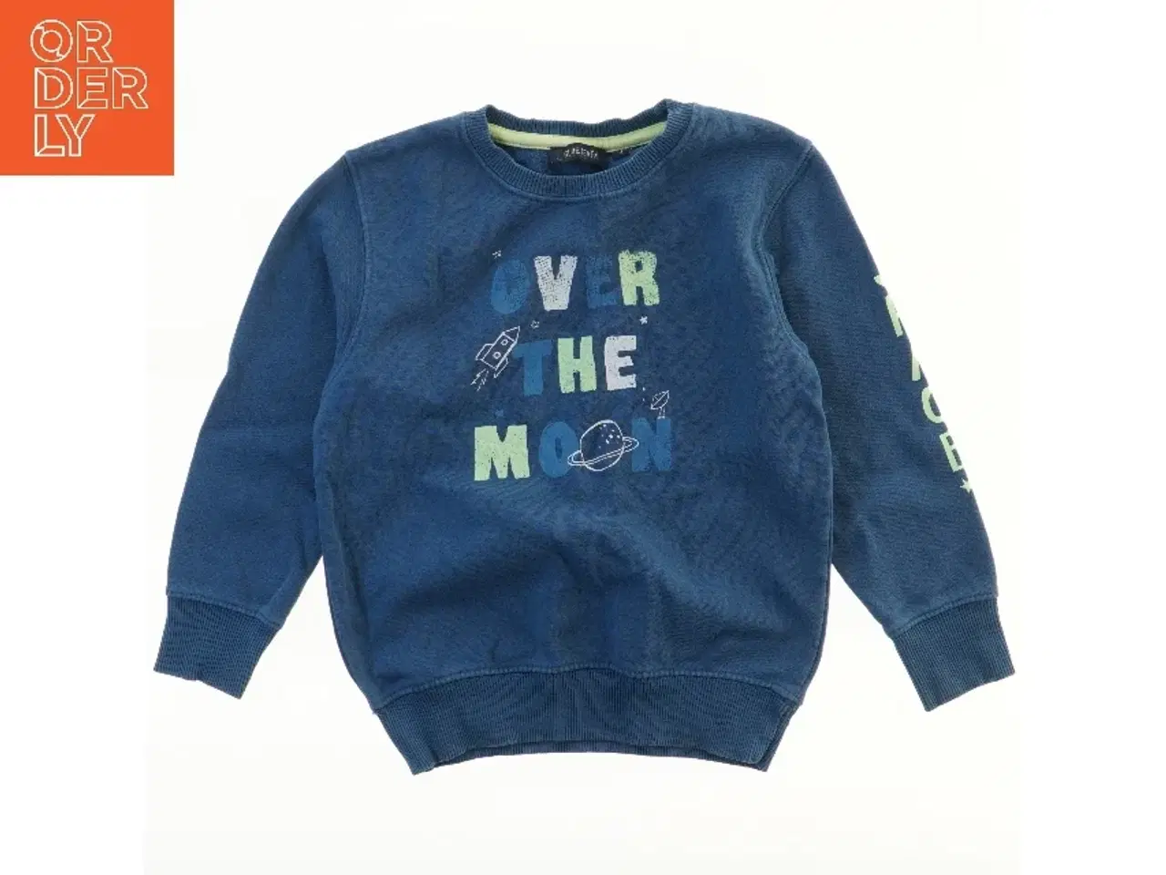 Billede 1 - Børne sweatshirt med tekst fra Blue Seven (str. 104)