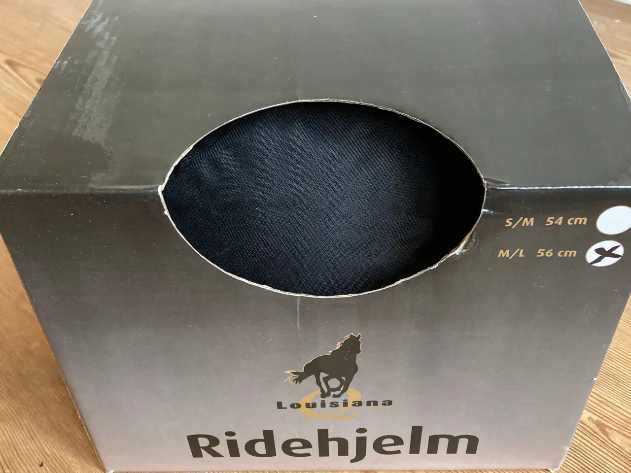Billede 2 - Helt ny Lusiana ridehjelm str. 56