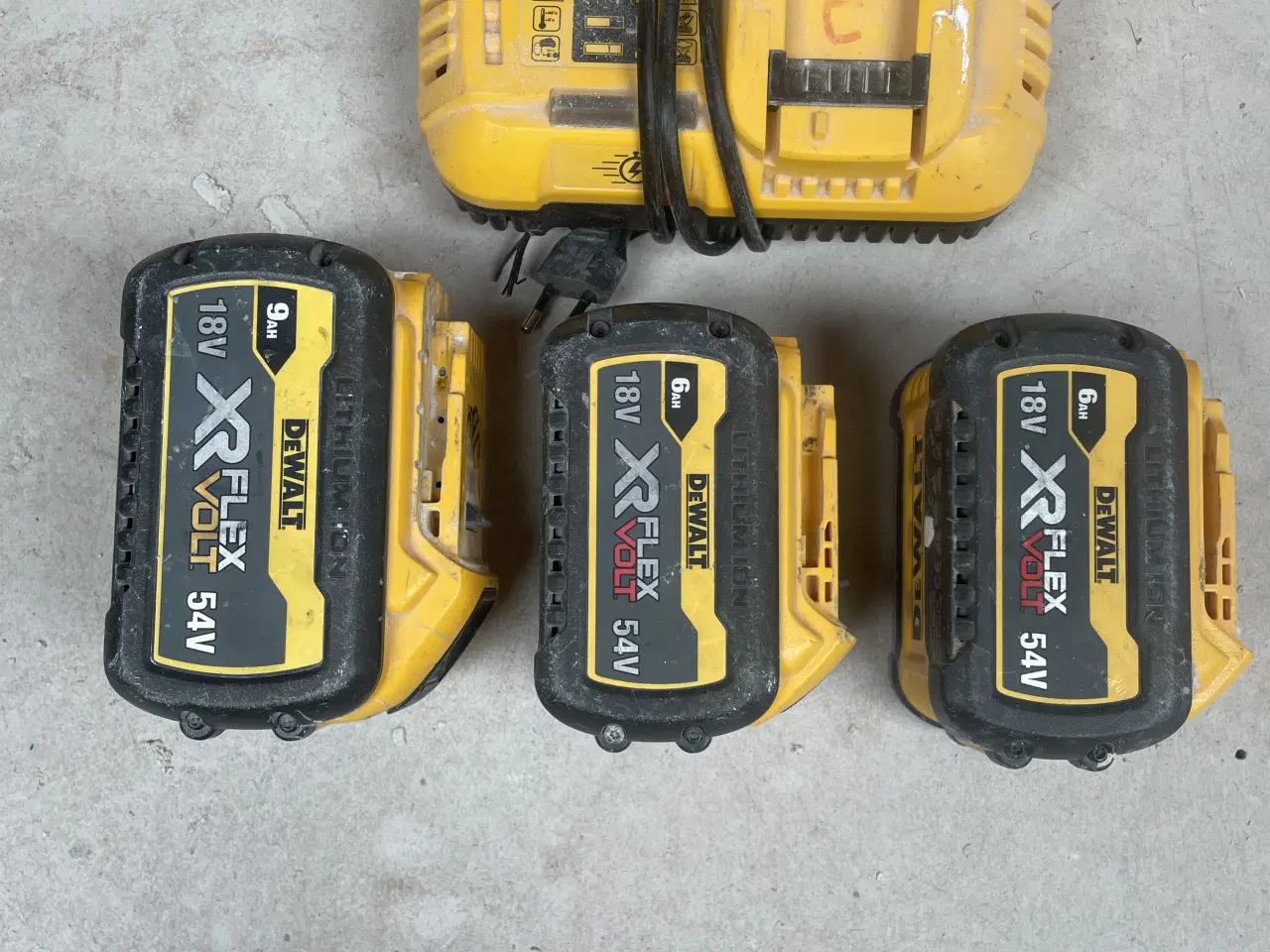 Billede 1 - Flex volt batterier + oplader 