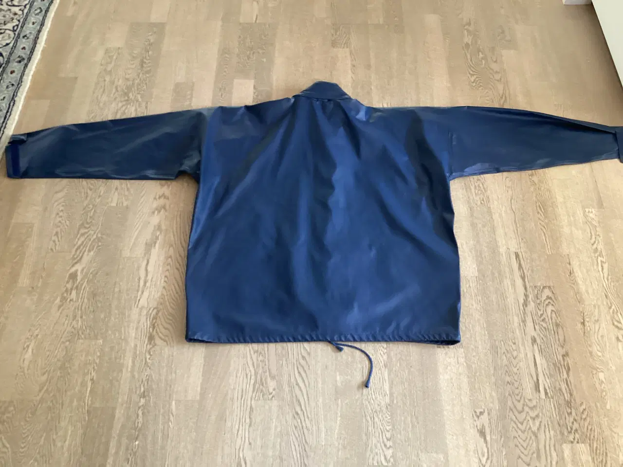 Billede 2 - Fin regnjakke str. XL mrk. ABEKO