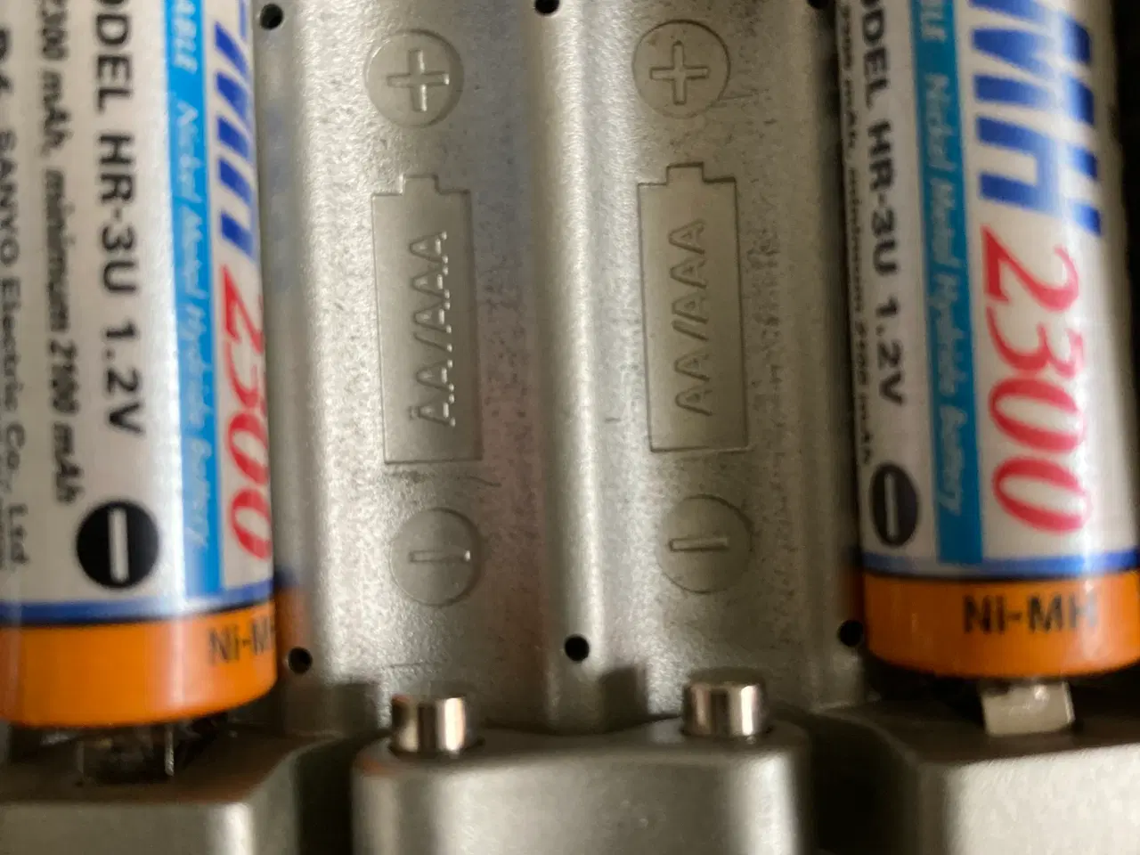 Billede 3 - Batterilader til AA og AAA powerbank