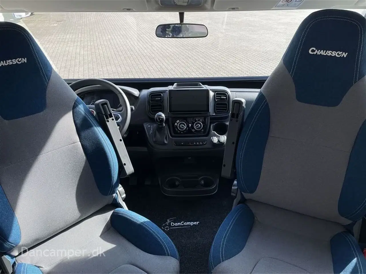 Billede 10 - 2024 - Chausson X650 Exclusive line   TILBUDSPRIS 1.019.900,- SPAR kr. 50.000,- Camper med stor Lounge og siddegruppe, 9-trins automatgear, sænkeseng, stor garage, specialfælge, Artic, Connect- og X-tilbehørspakke ,