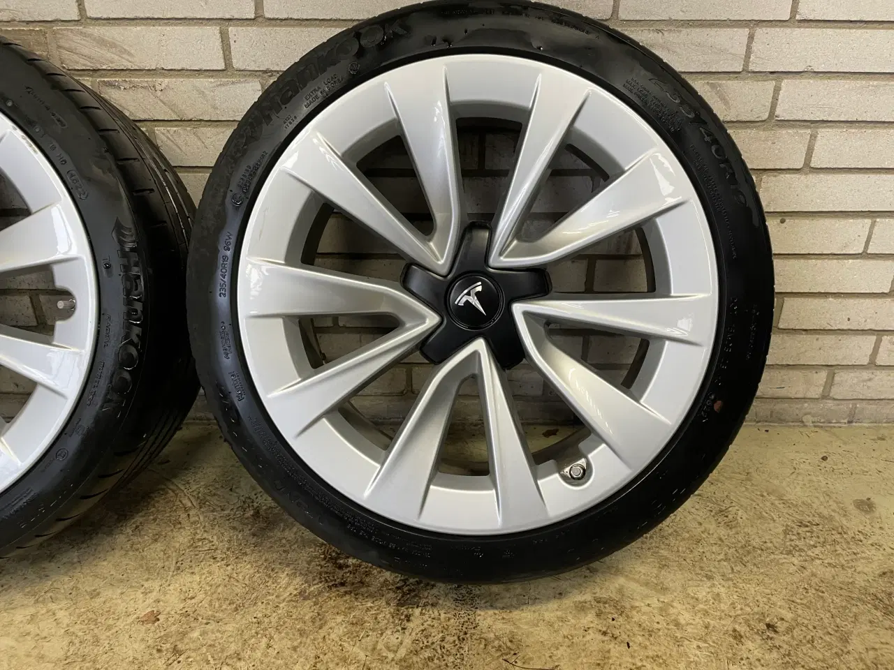 Billede 4 - 19 Tesla Model 3 235/40r19 Ref.764 sommer