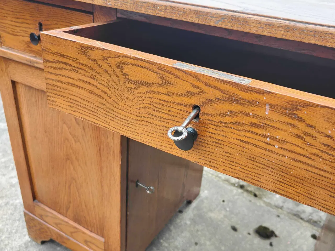 Billede 7 - Fin gammel skrivebord i egetræ