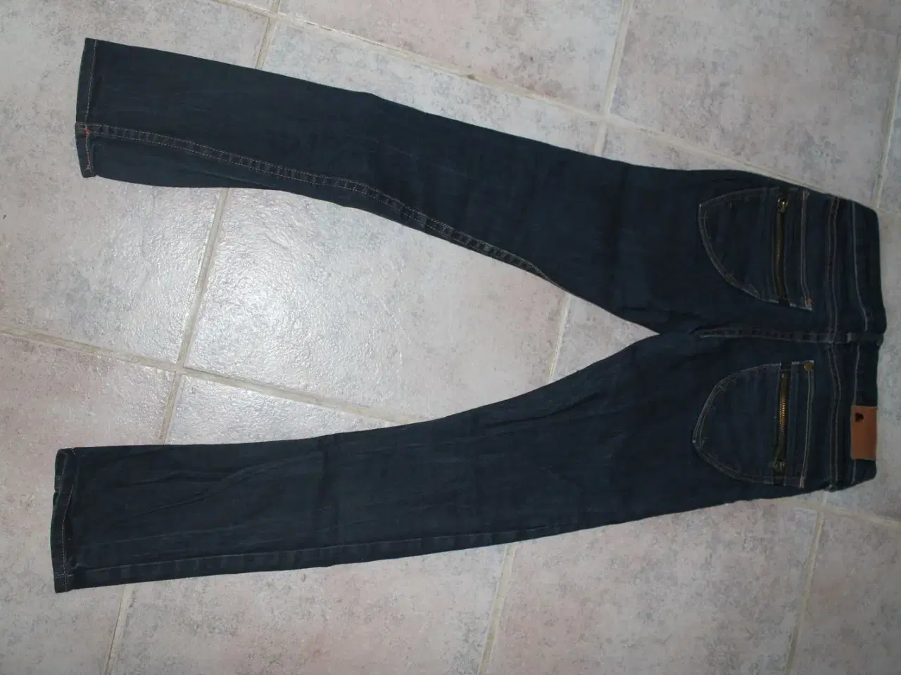 Billede 2 - Fede jeans str. 140