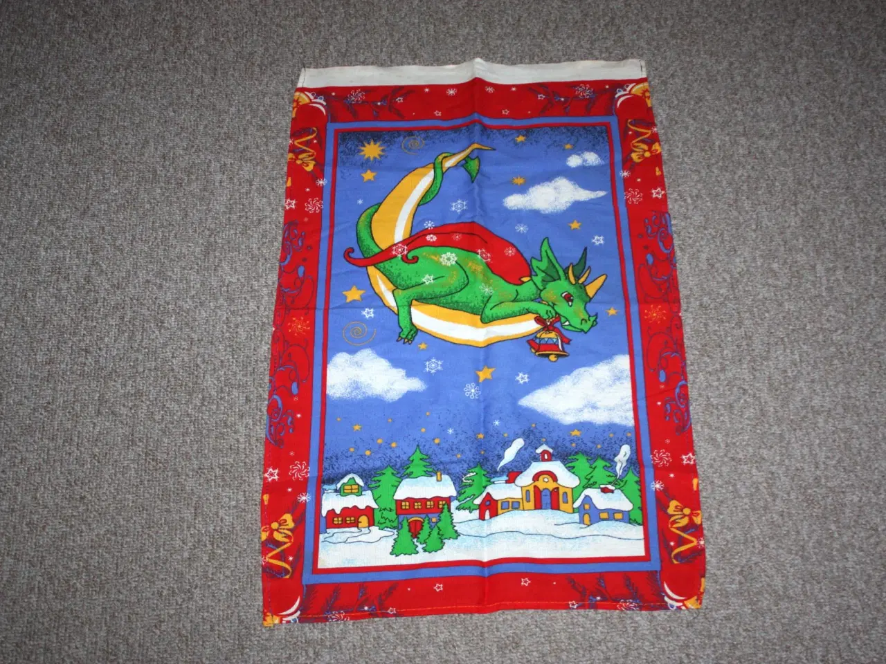 Billede 1 - Pynte viskestykker / dækkeserviet med dragon