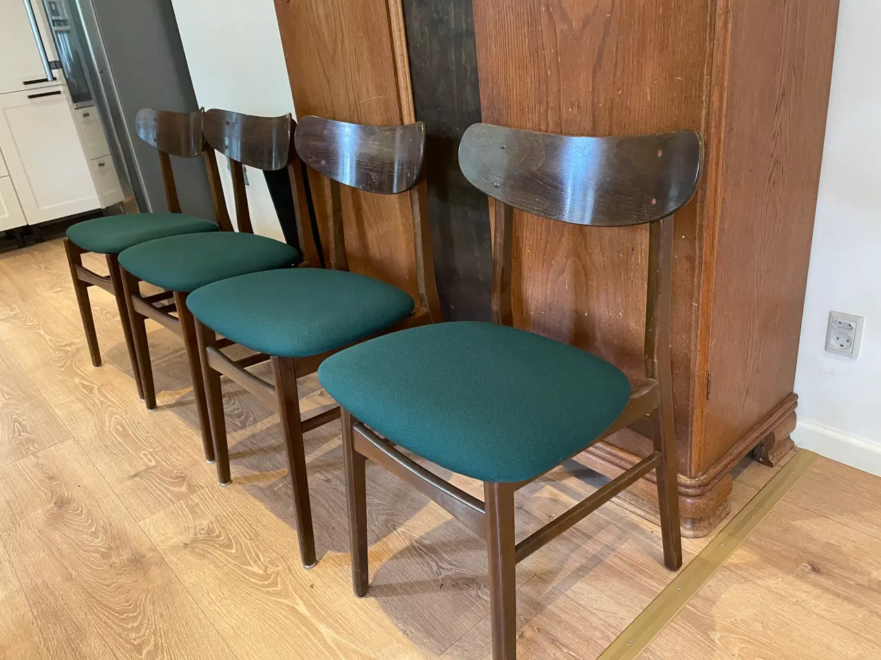 Billede 1 - 4 flotte spisebordsstole
