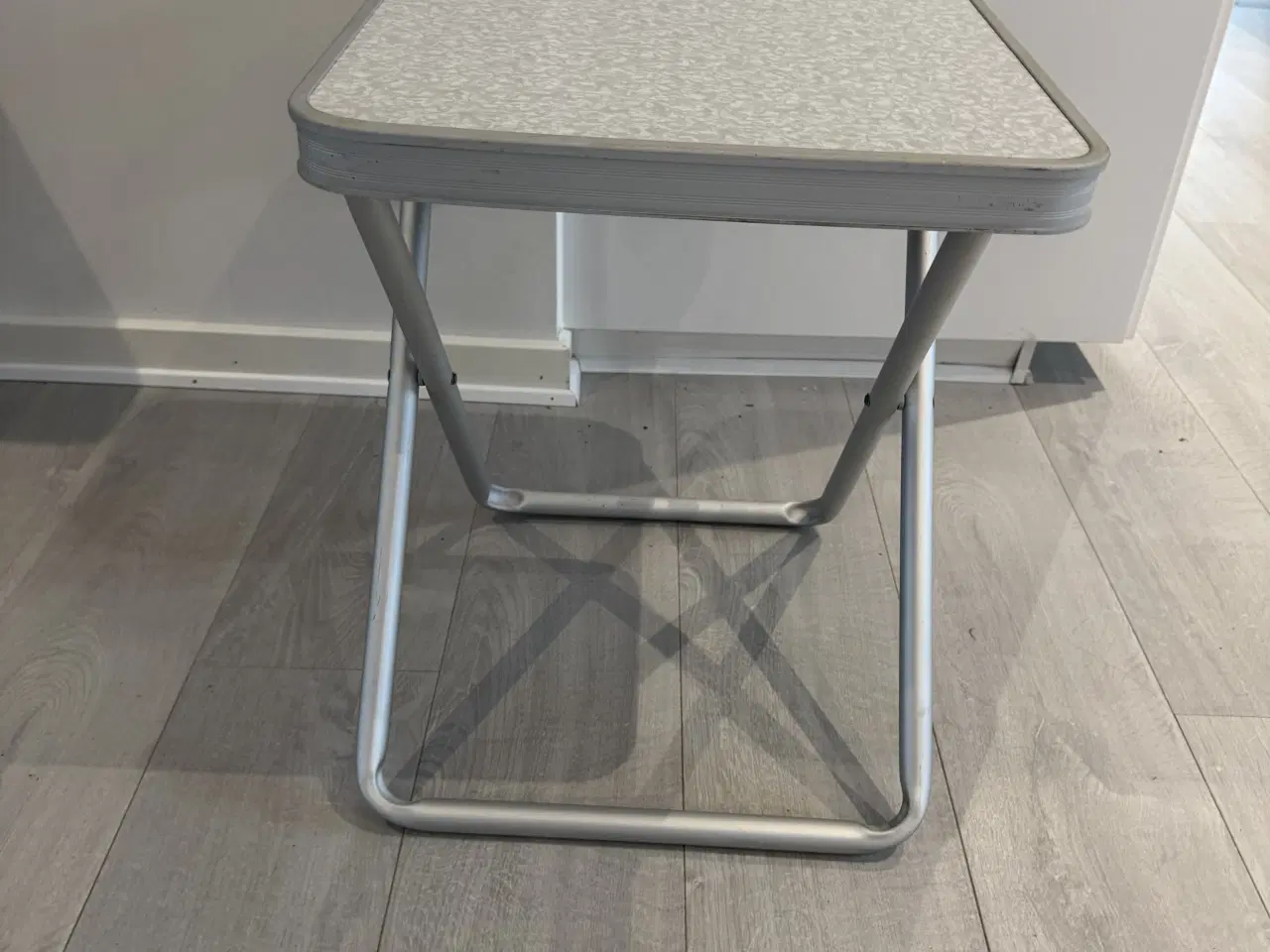 Billede 1 - Lille campingvogn/skammel