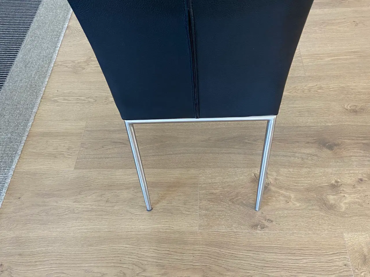 Billede 6 - Spisebord Laminat med 6 stole