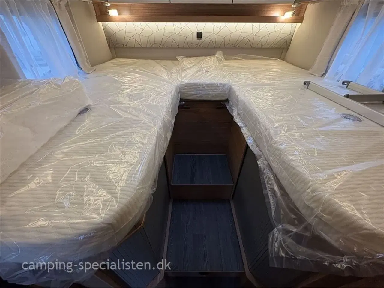 Billede 15 - 2026 - Weinsberg Pepper Edition MEG 640 Mercedes   Weinsberg CaraCompact 640 MEG Edition Pepper MB 2026 - Kan ses nu hos Camping-Specialisten.dk