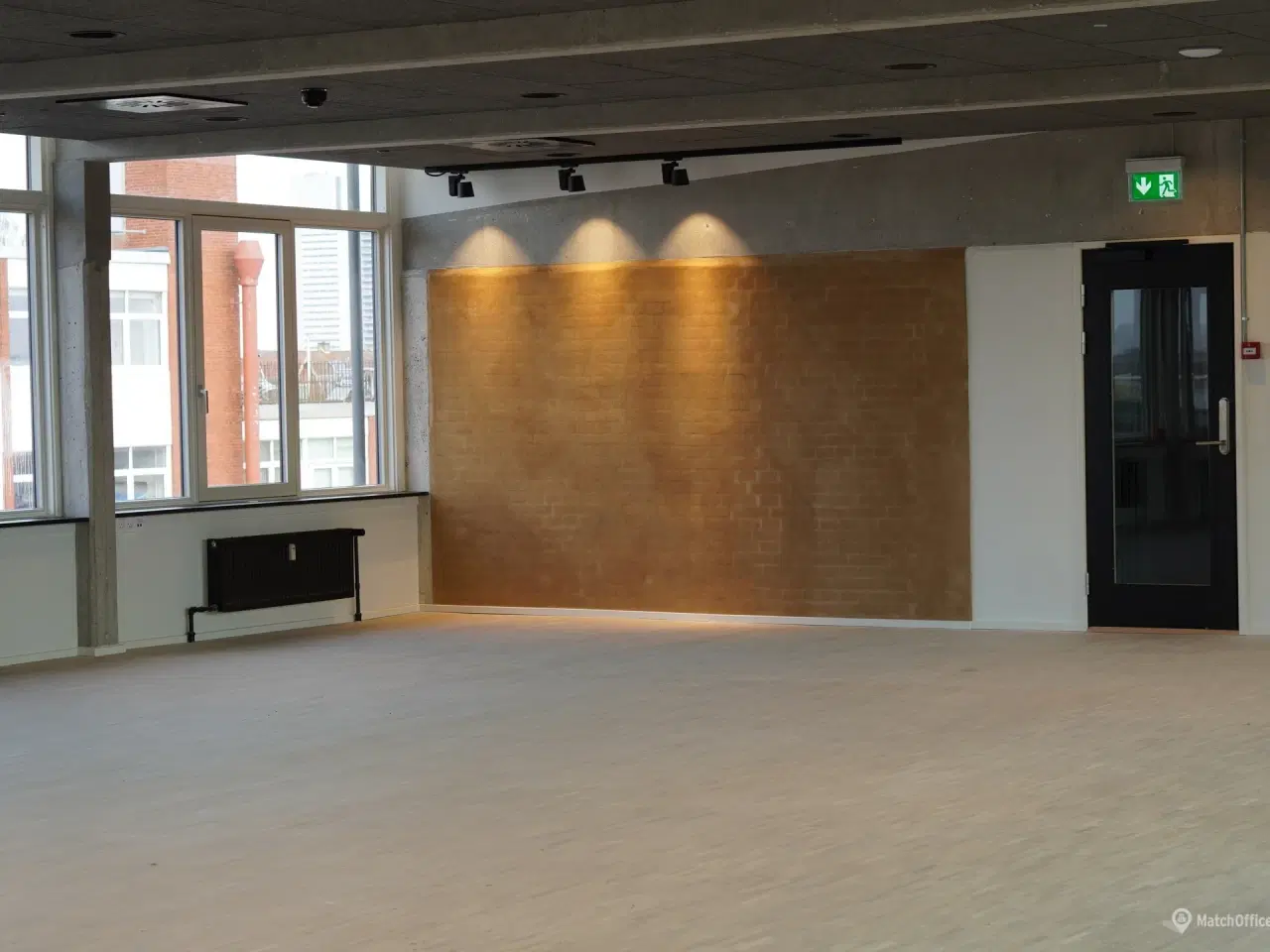 Billede 2 - Penthousekontor med nyistandsatte rammer i hjertet af Herlev