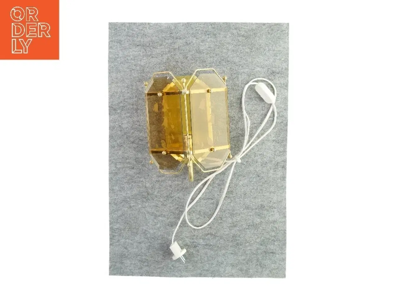 Billede 1 - Væglampe med blomsterprint fra Ukendt (str. LBH:20x11x25cm)