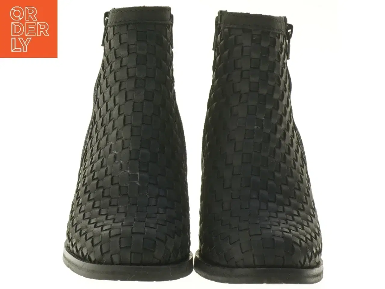 Billede 4 - Sorte ankelstøvler med hæl fra Gardena (str. 39 )