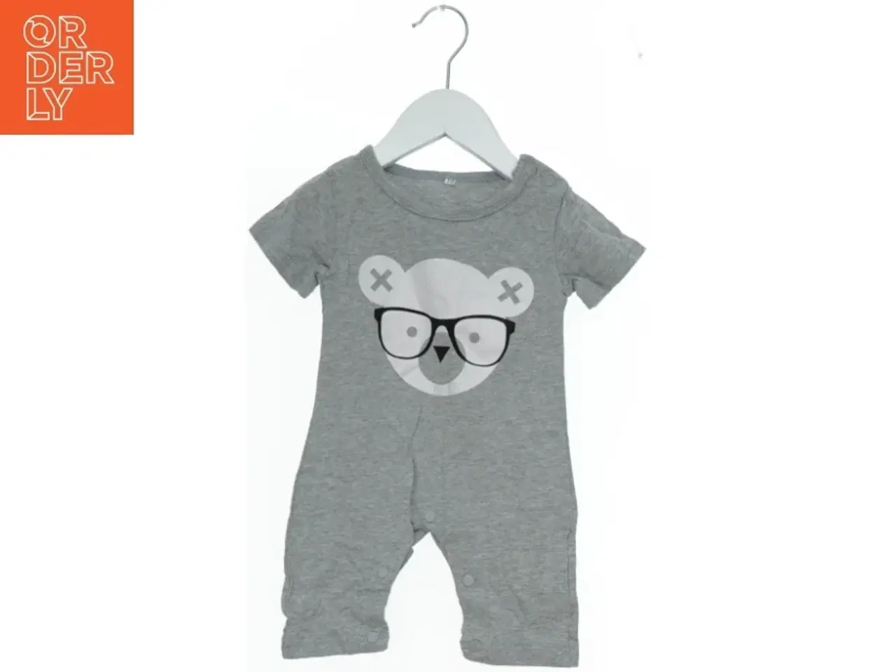 Billede 1 - Grå heldragt med bjørnemotiv (str. 74)