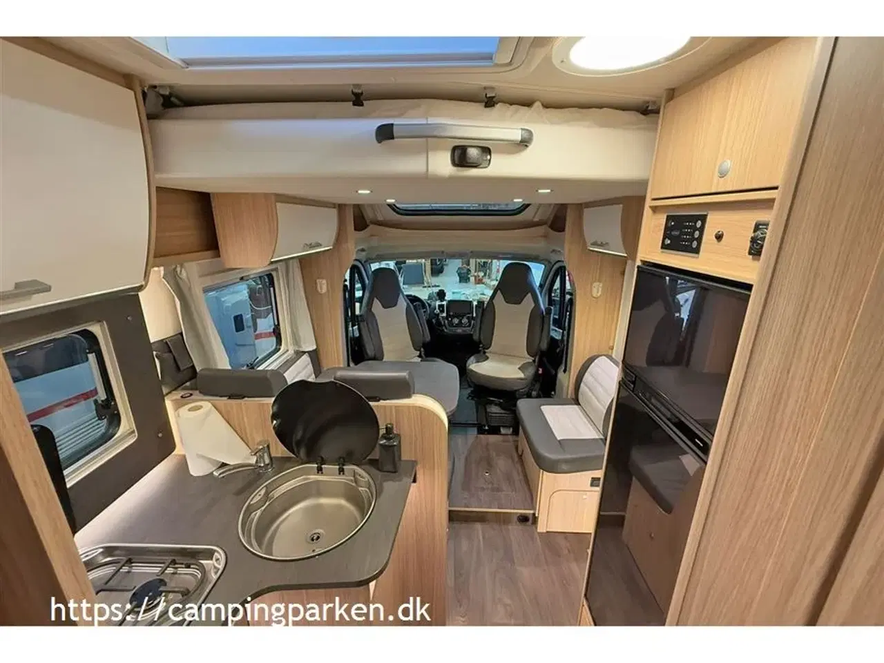 Billede 4 - 2021 - SunLight T 69 L Adventure Edition   Flot Sunlight autocamper med 5 sele- og sovepladser, lavt km