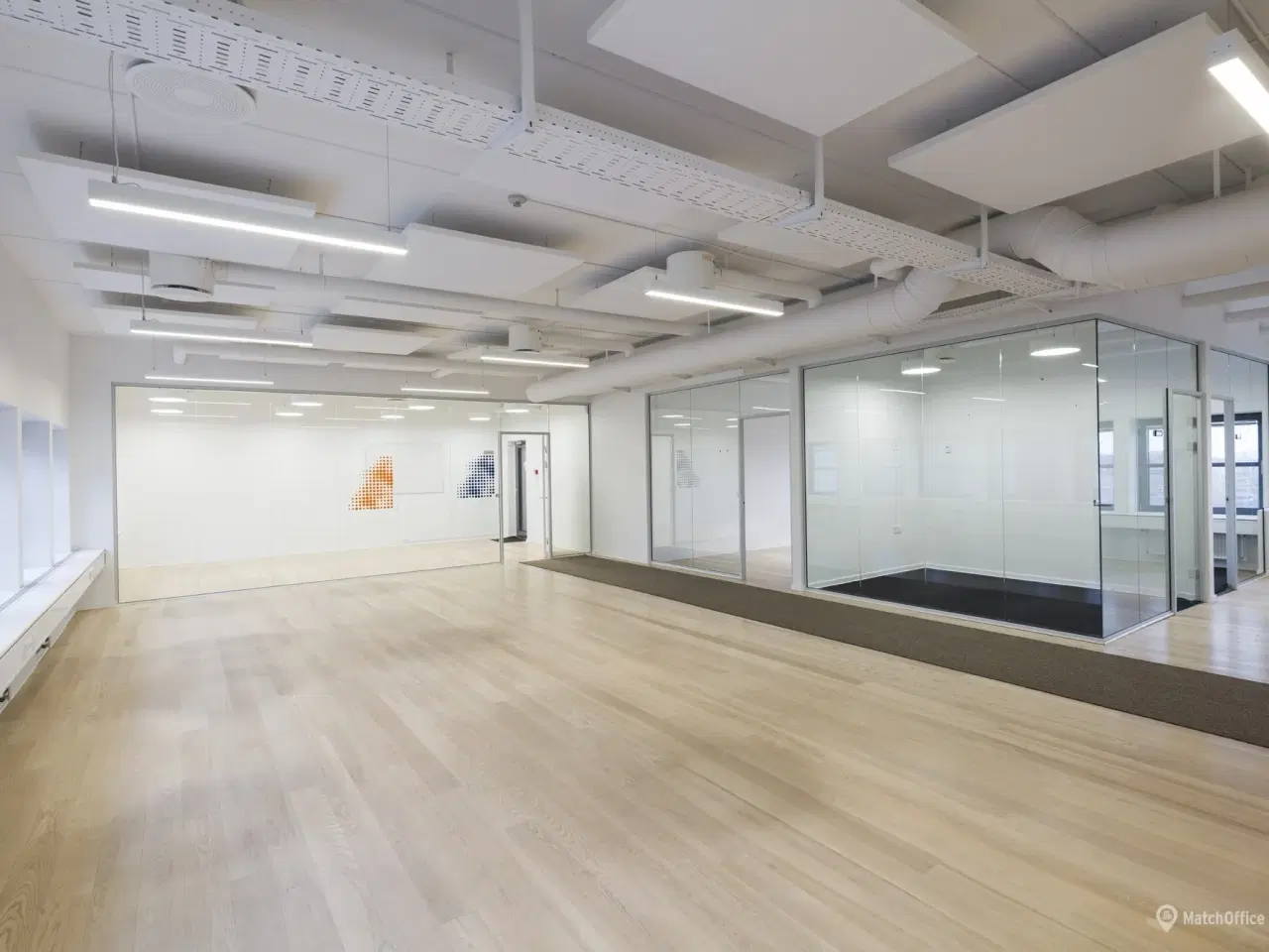 Billede 6 - Med kontor i Parken kan I spille bold med de bedste