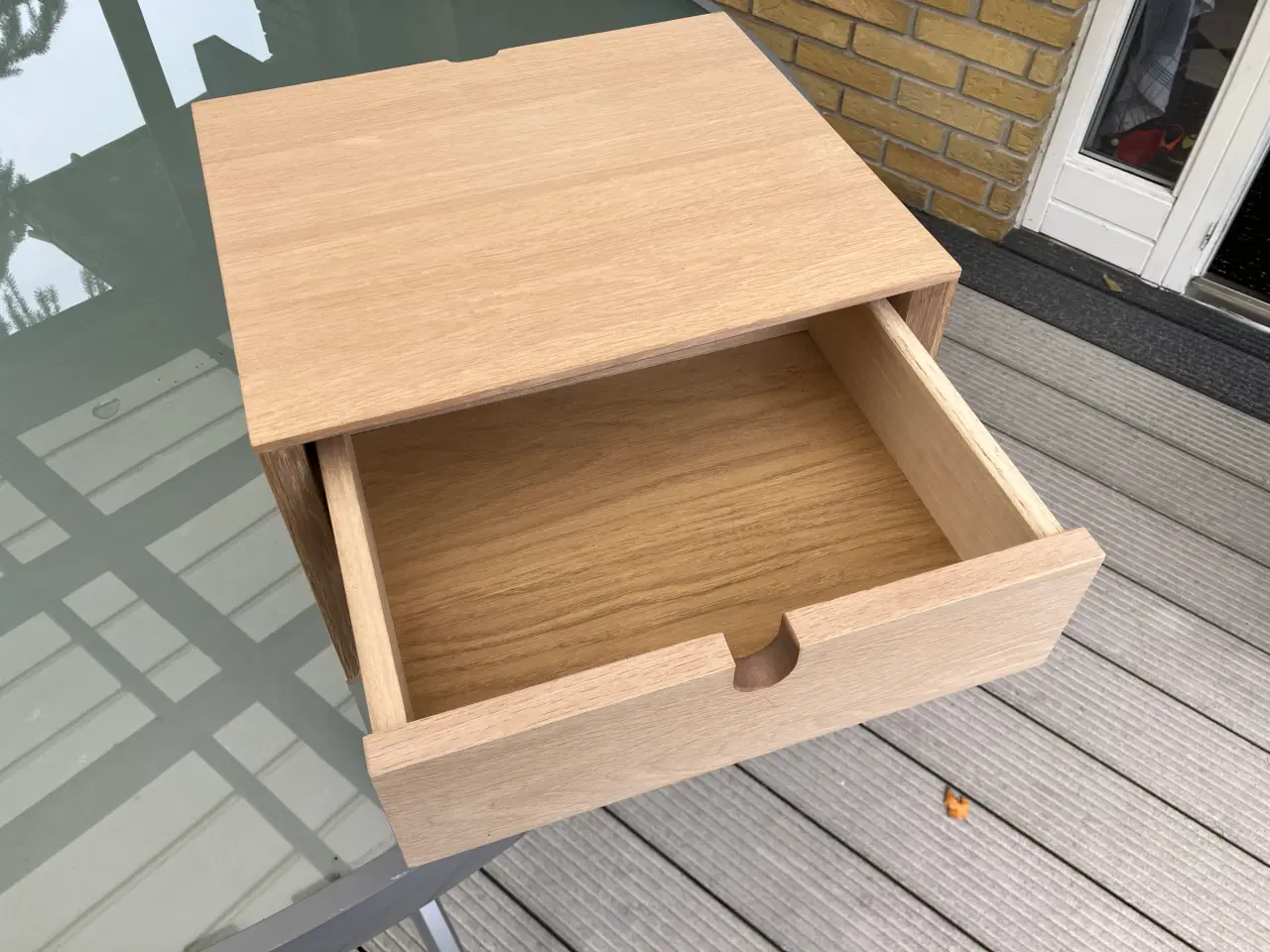 Billede 3 - 2 stk. sengeborde til at hænge på væg.