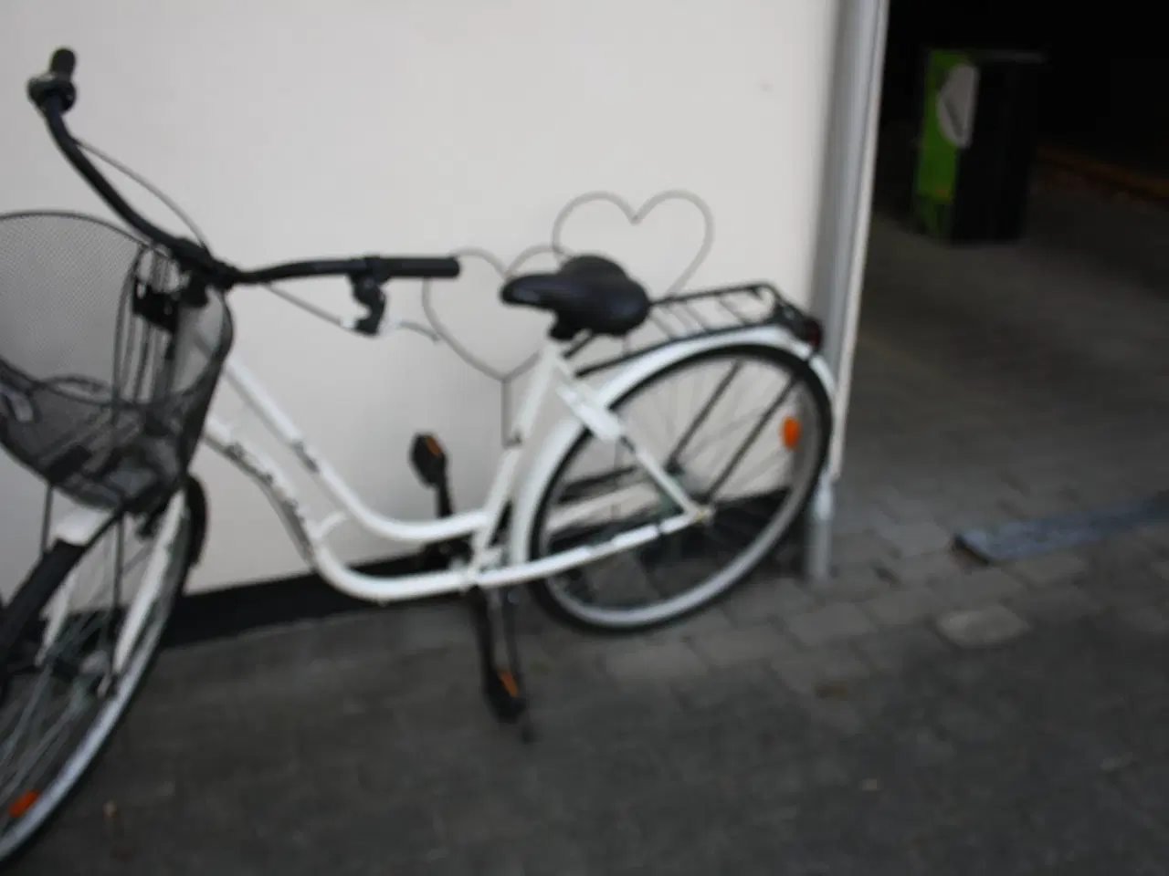 Billede 1 - Rocky pige/dame cykel.