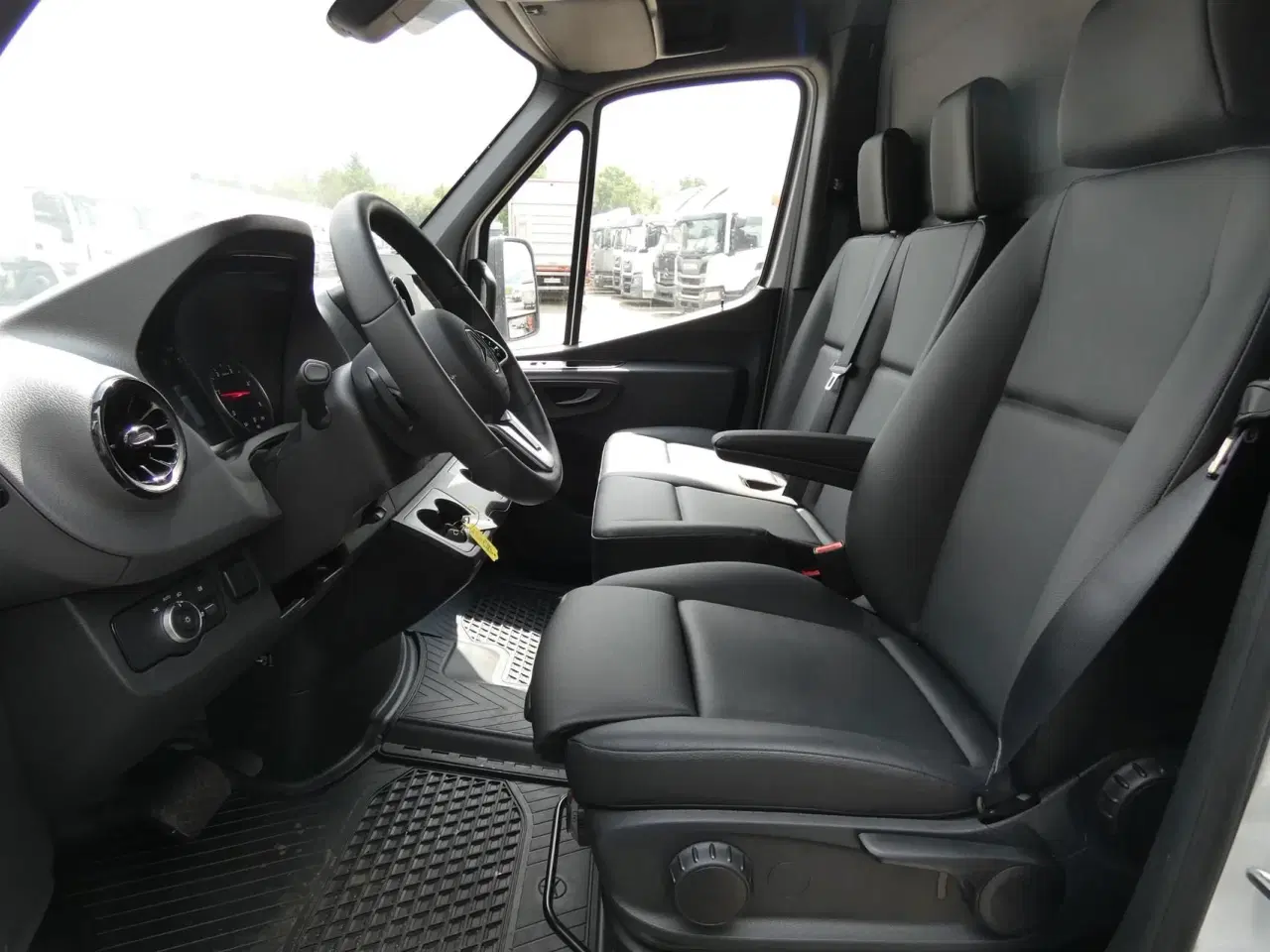 Billede 11 - Mercedes-Benz Sprinter 319 2,0 CDI A3 RWD 4Matic 9G-Tronic 190HK Ladv./Chas. 9g Aut.