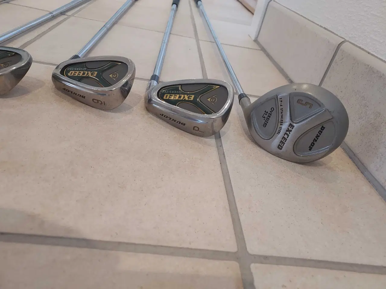 Billede 9 - Golftaske og 17 stk jetn/køller 