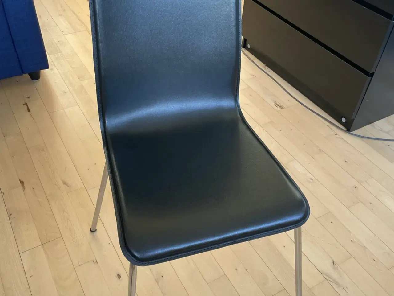 Billede 5 - Spisebord med stole