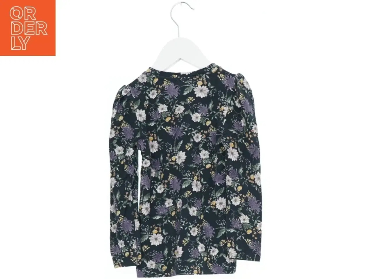 Billede 2 - Blomstret bluse til børn fra Name It (str. 104)