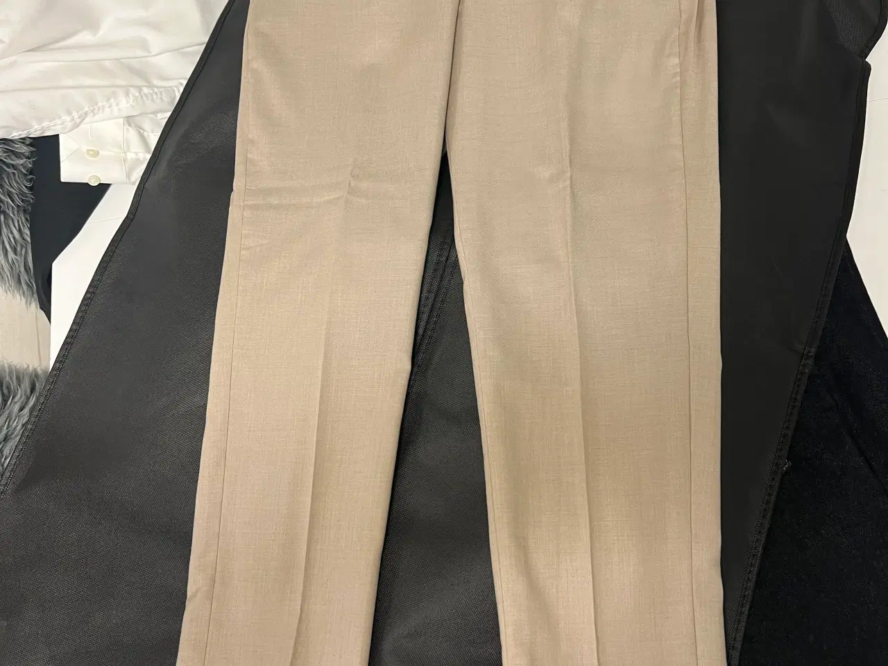 Billede 4 - Jack and jones jakkesæt i farven beige